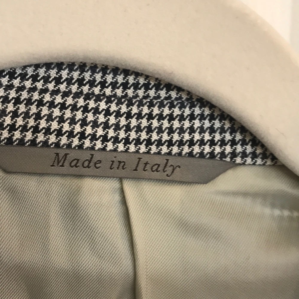 Blazer - Picture 4 of 6